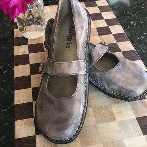 Women’s Alegria size 40